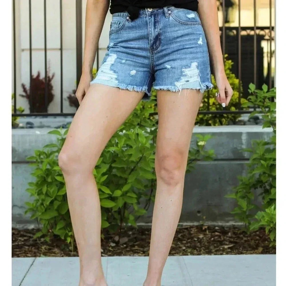 Kancan Women’s Renee High Rise Medium Wash Denim Distressed Boho Shorts Size 7 - Picture 1 of 15